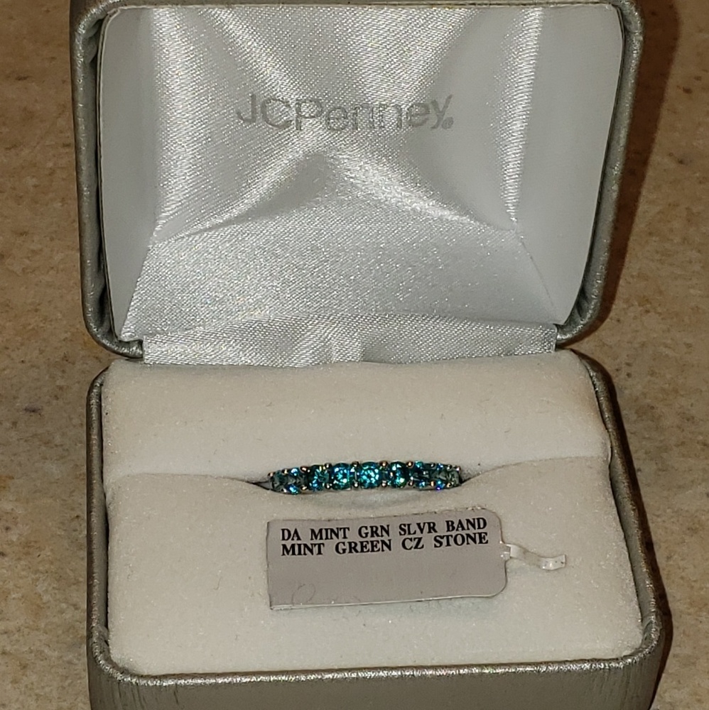 Sterling silver Mint green CZ stone ring